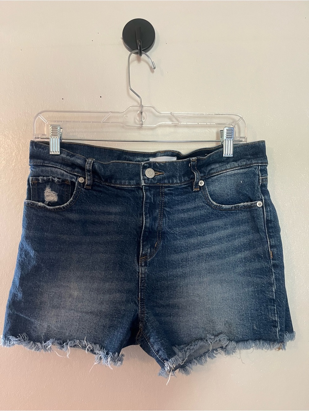 LOFT Dark Blue Frayed-Hem Denim Shorts. Size 4